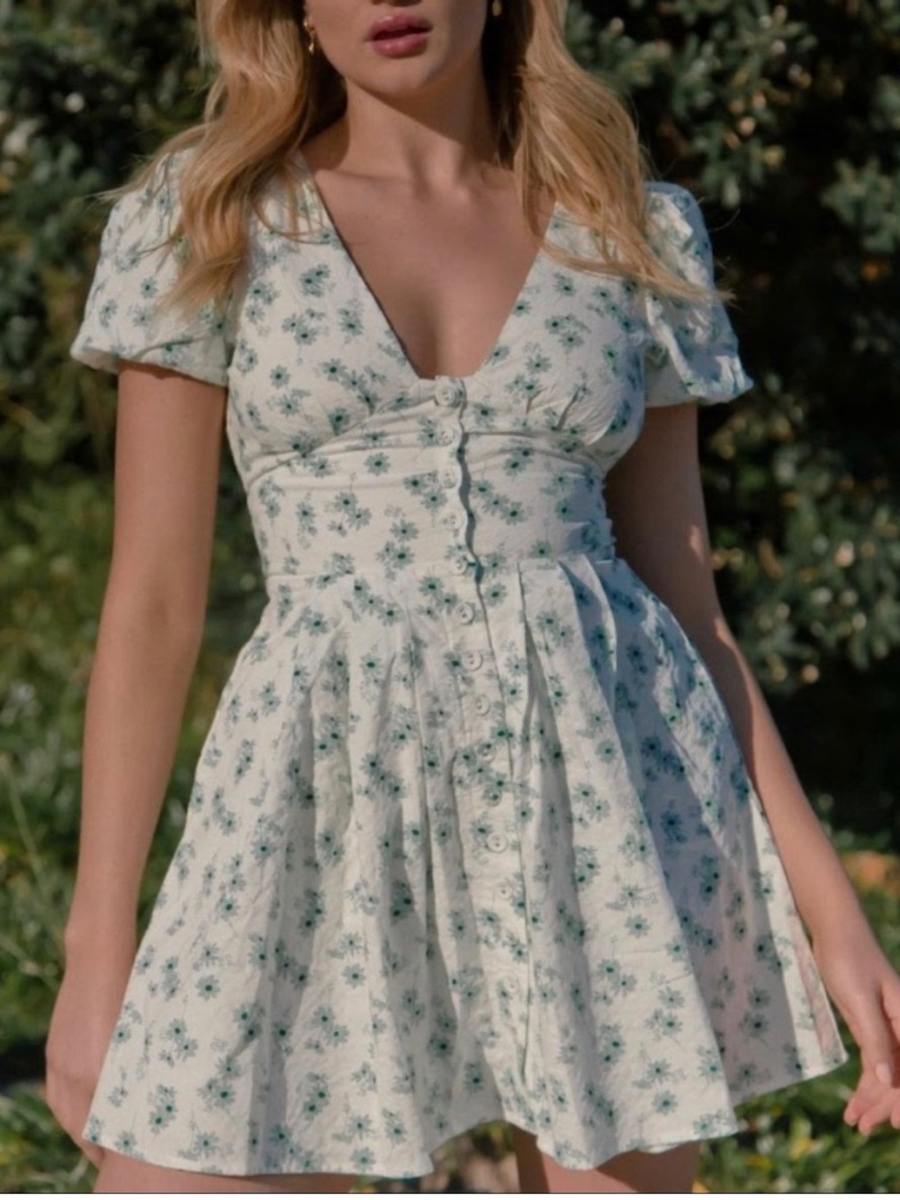 Showpo. Dovie Dress Sage Floral Size 4